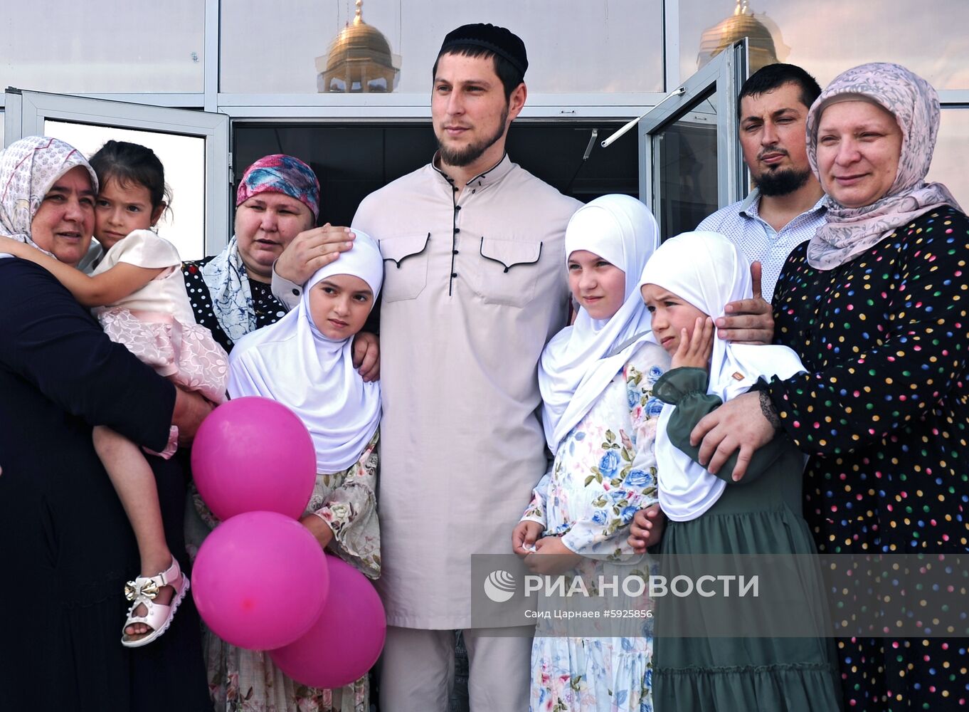 Пятерых вывезенных из Сирии детей доставили в Россию