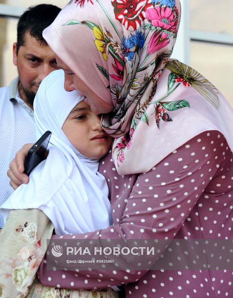 Пятерых вывезенных из Сирии детей доставили в Россию