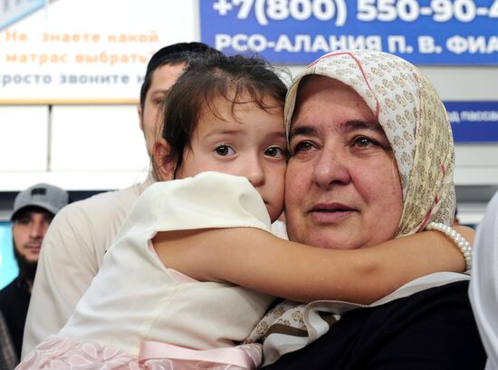 Пятерых вывезенных из Сирии детей доставили в Россию 