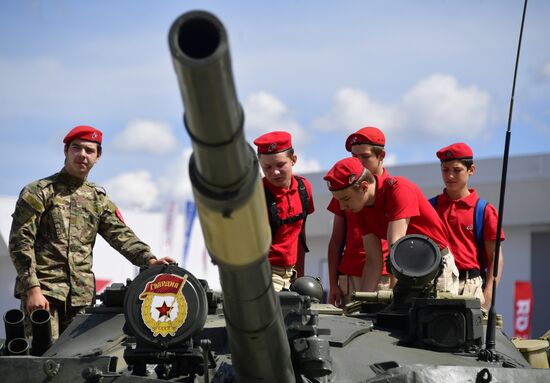 Открытие международного военно-технического форума "Армия-2019"