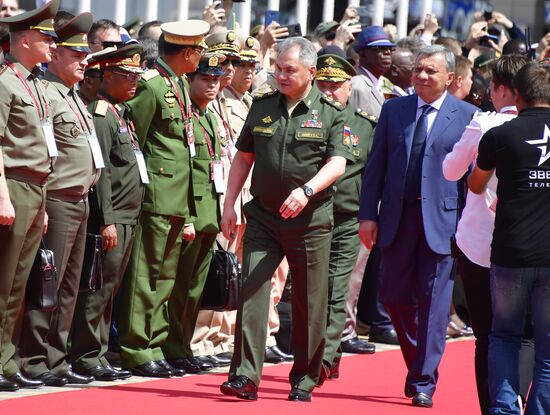 Открытие международного военно-технического форума "Армия-2019"