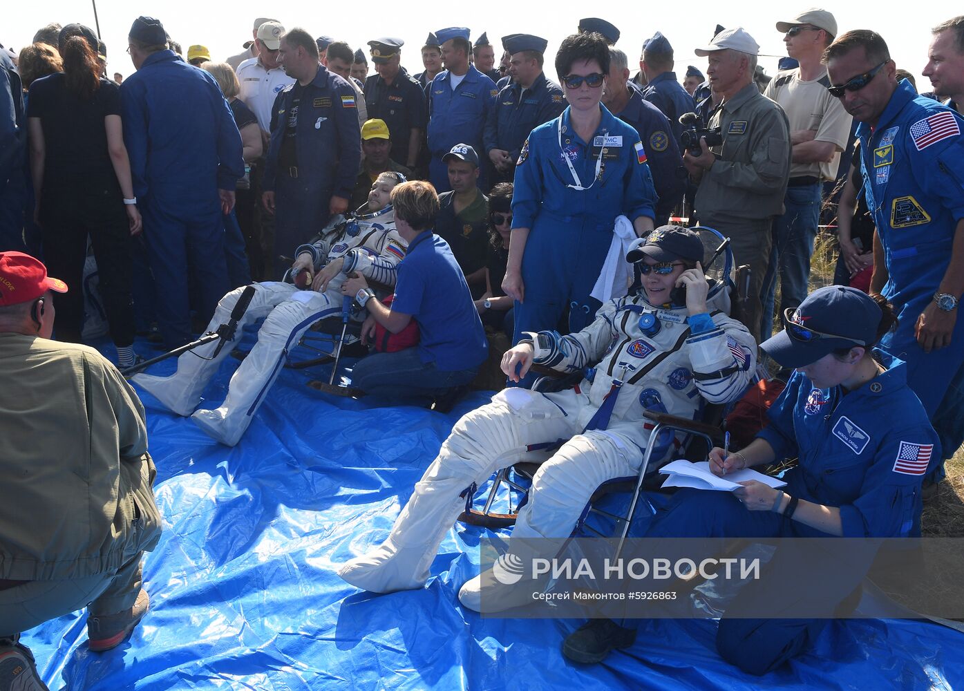 Посадка пилотируемого корабля "Союз МС-11"