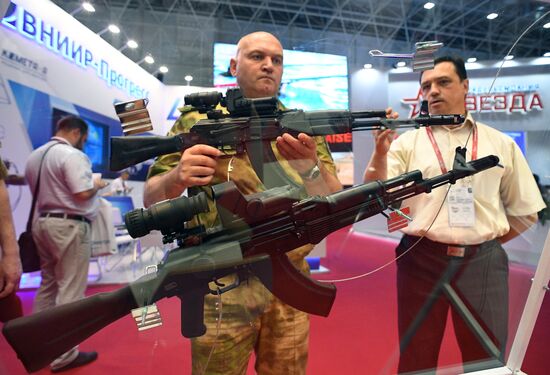 Открытие международного военно-технического форума "Армия-2019" 