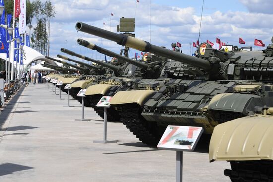 Открытие международного военно-технического форума "Армия-2019" 