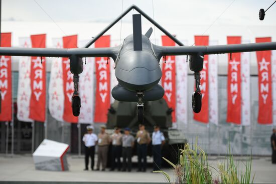 Открытие международного военно-технического форума "Армия-2019" 