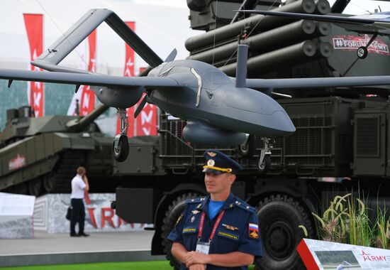 Открытие международного военно-технического форума "Армия-2019" 