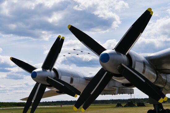 Открытие международного военно-технического форума "Армия-2019"