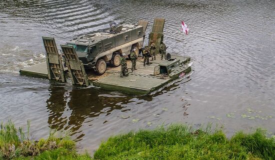 Международный военно-технический форум "Армия-2019". День второй  