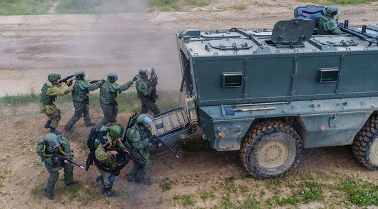 Международный военно-технический форум "Армия-2019". День второй  