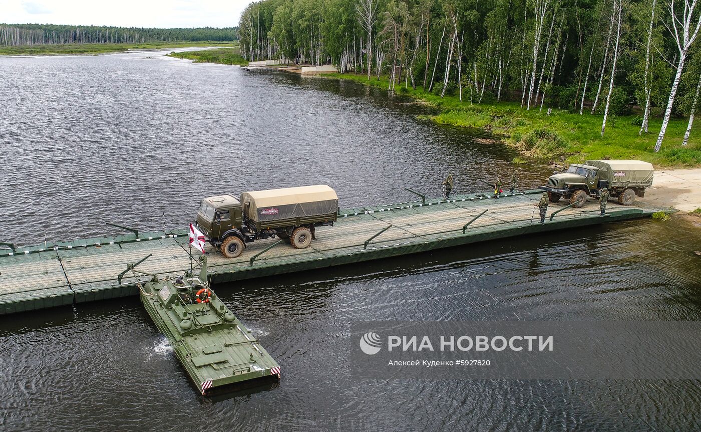 Международный военно-технический форум "Армия-2019". День второй  