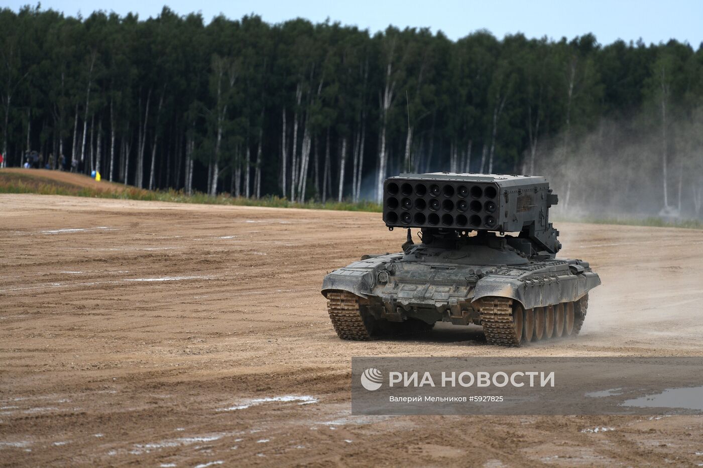 Международный военно-технический форум "Армия-2019". День второй