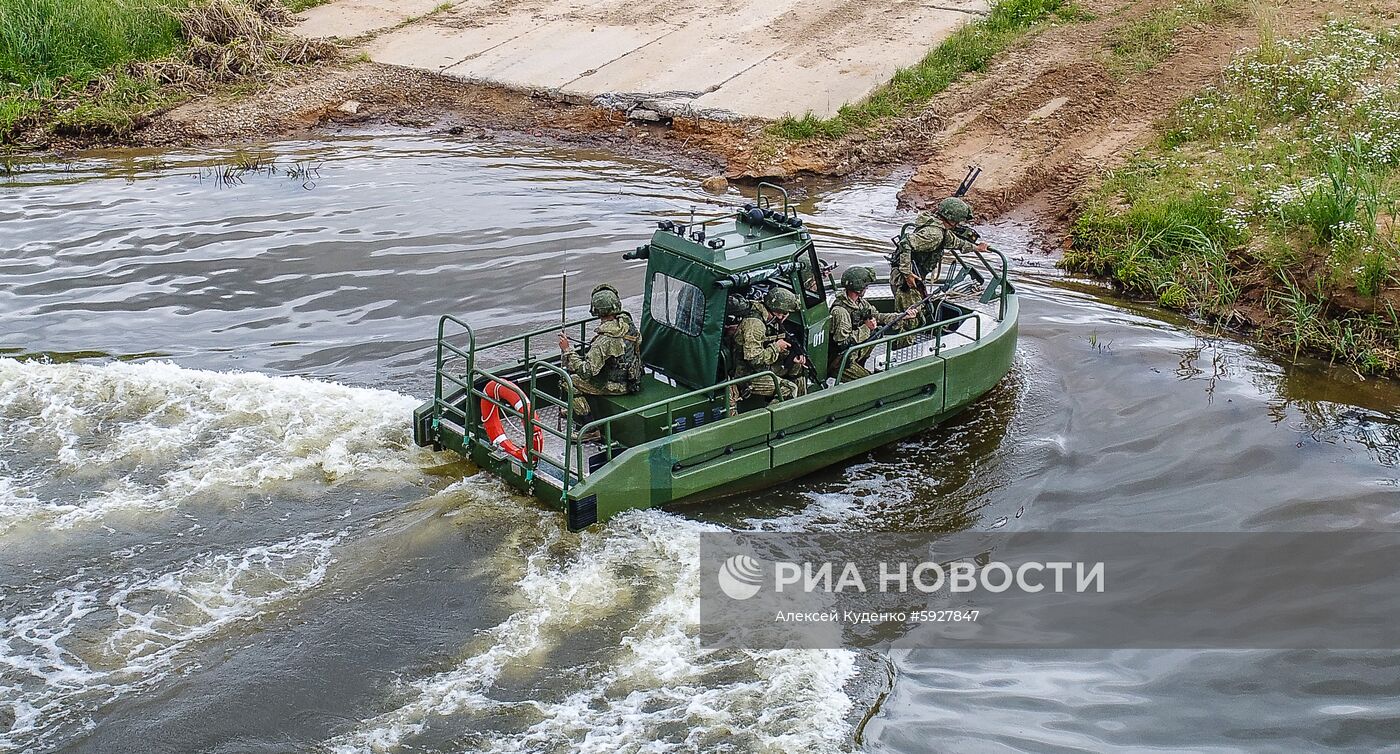 Международный военно-технический форум "Армия-2019". День второй  