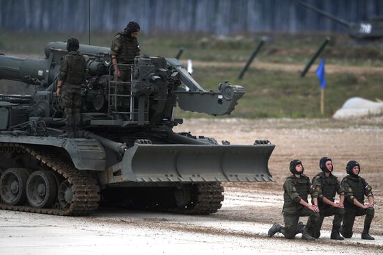 Международный военно-технический форум "Армия-2019". День второй