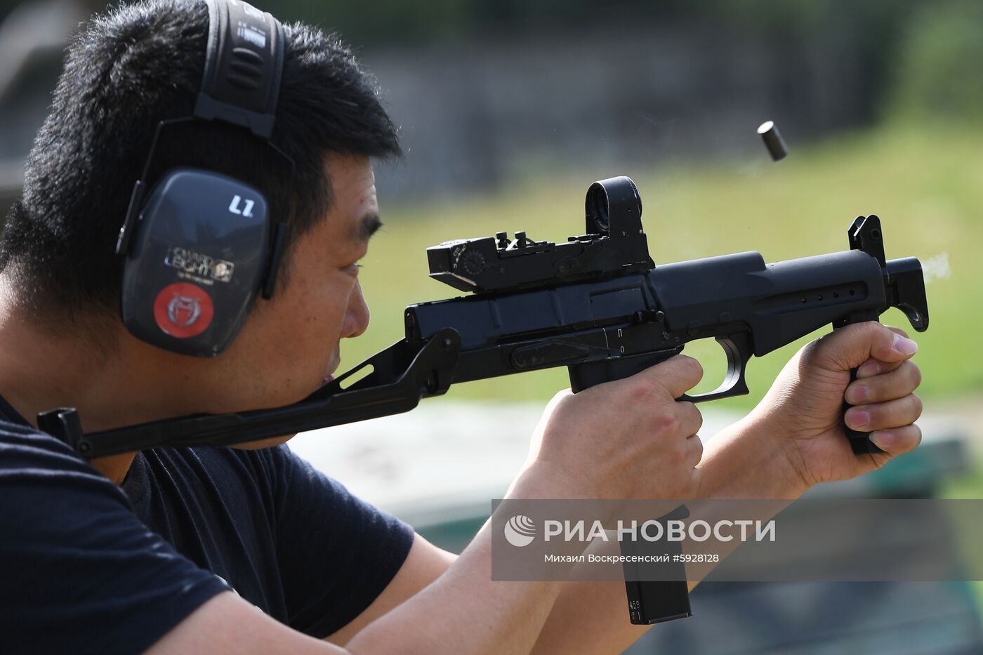 Демонстрация исторического и нового оружия на полигоне АО "ЦНИИточмаш"