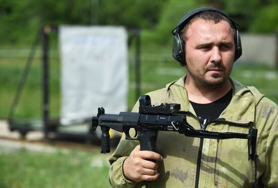 Демонстрация исторического и нового оружия на полигоне АО "ЦНИИточмаш"