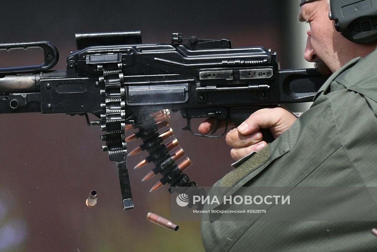 Демонстрация исторического и нового оружия на полигоне АО "ЦНИИточмаш"