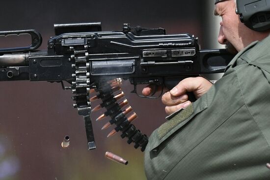 Демонстрация исторического и нового оружия на полигоне АО "ЦНИИточмаш"