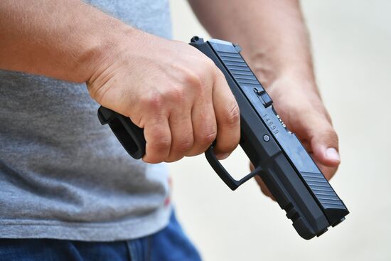 Демонстрация исторического и нового оружия на полигоне АО "ЦНИИточмаш"