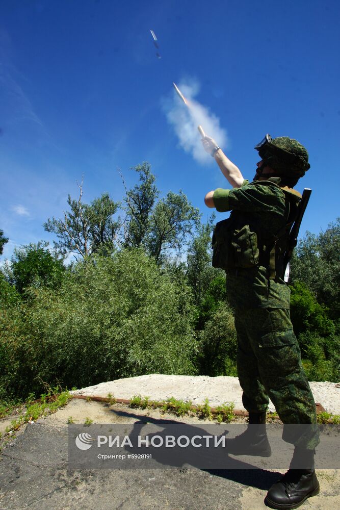 У КПВВ "Станица Луганская" состоялся первый этап отвода украинских подразделений