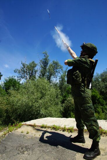 У КПВВ "Станица Луганская" состоялся первый этап отвода украинских подразделений