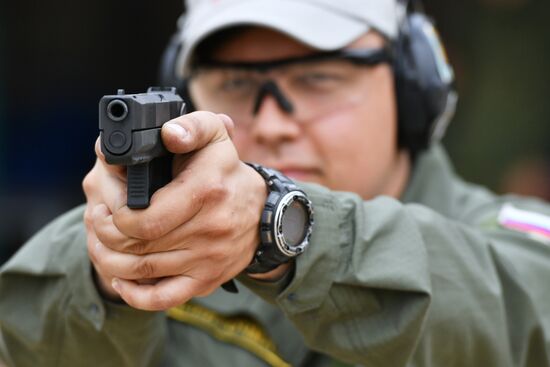 Демонстрация исторического и нового оружия на полигоне АО "ЦНИИточмаш"