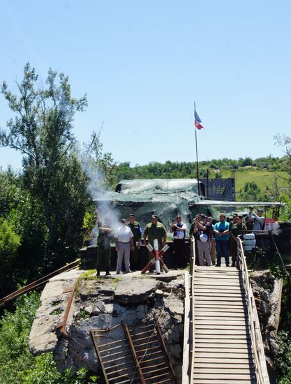 У КПВВ "Станица Луганская" состоялся первый этап отвода украинских подразделений