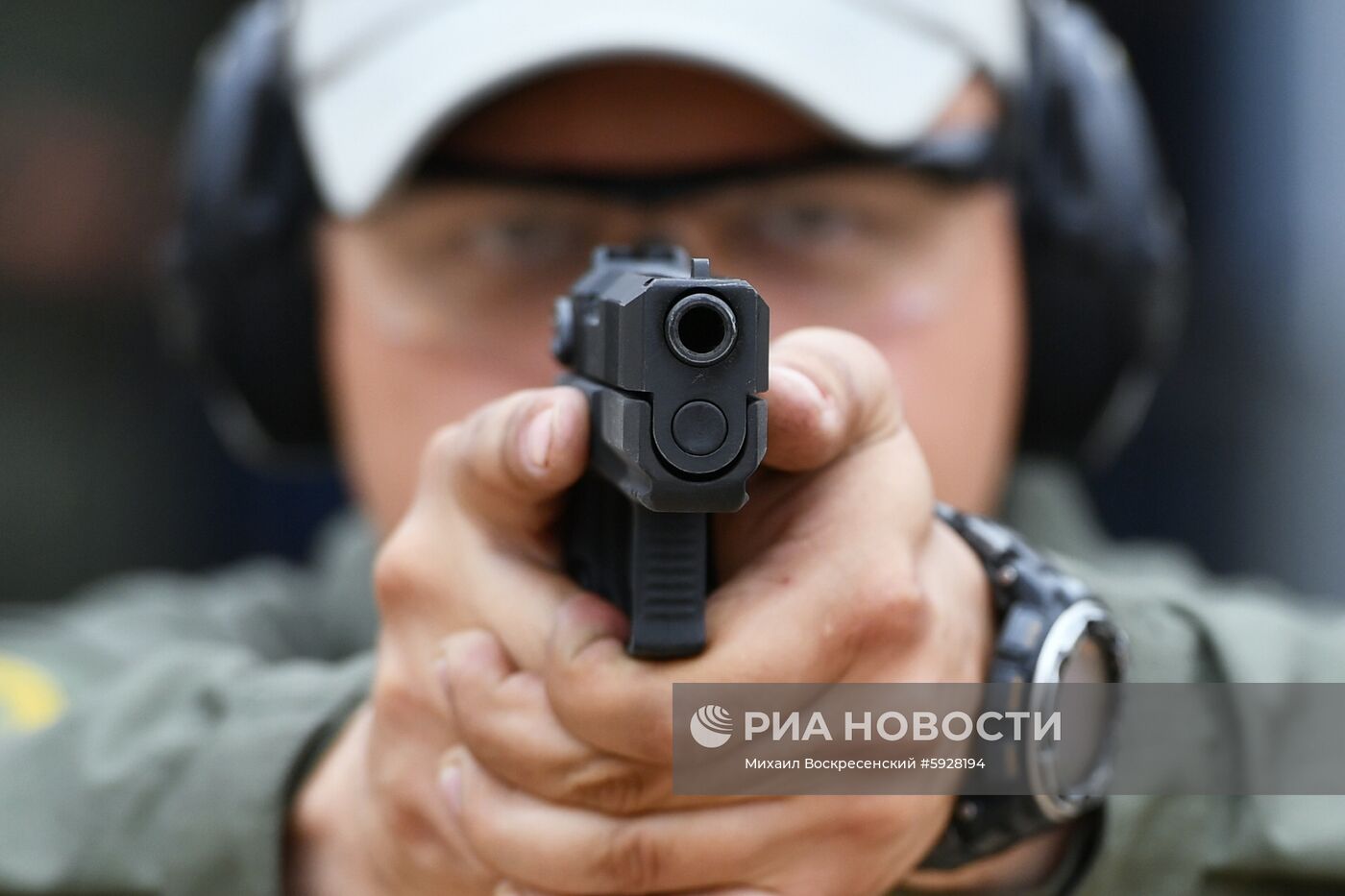 Демонстрация исторического и нового оружия на полигоне АО "ЦНИИточмаш"