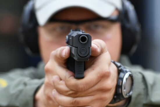 Демонстрация исторического и нового оружия на полигоне АО "ЦНИИточмаш"