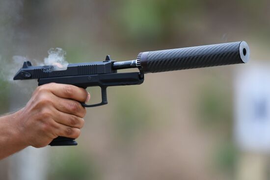 Демонстрация исторического и нового оружия на полигоне АО "ЦНИИточмаш"