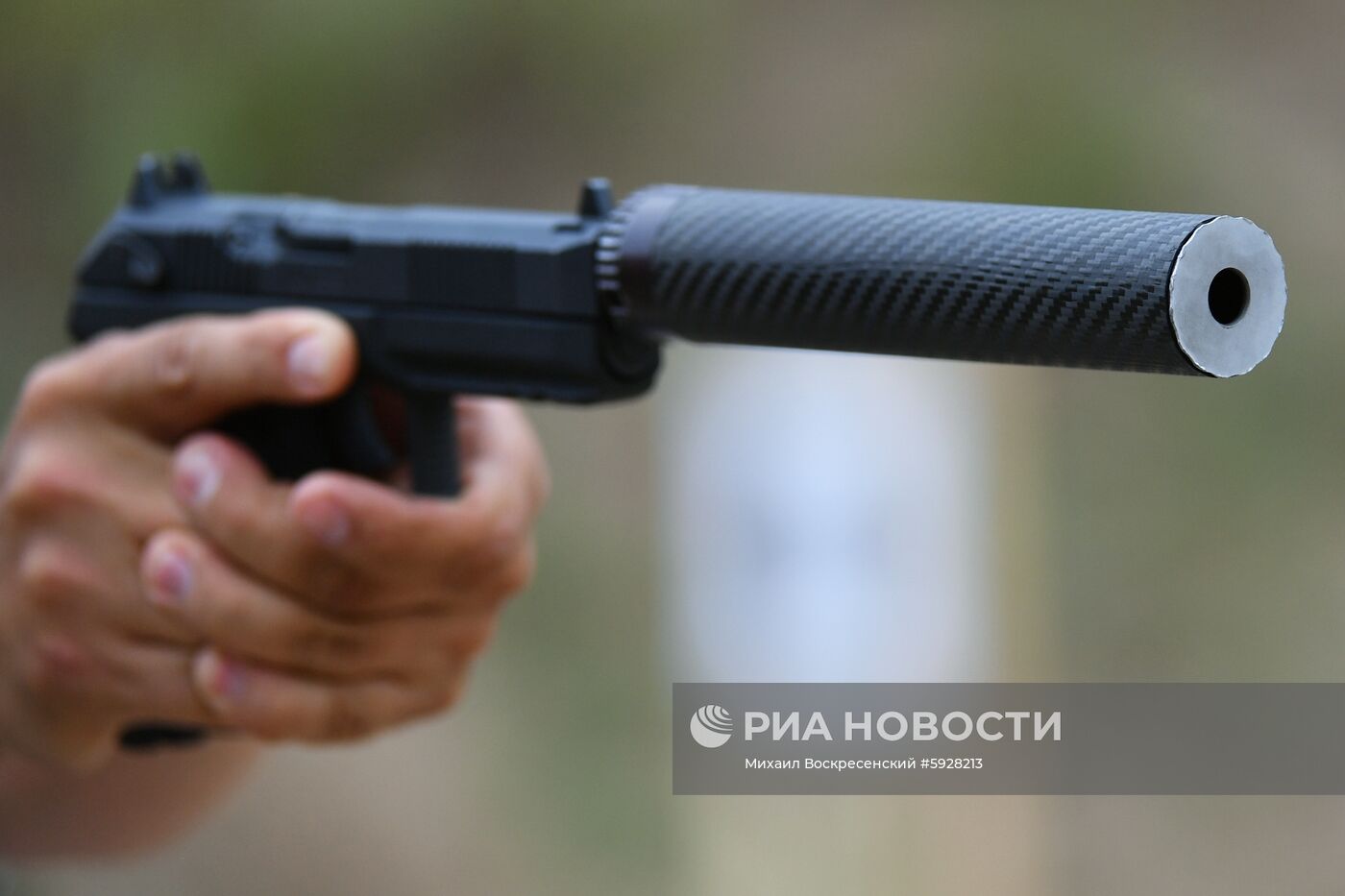 Демонстрация исторического и нового оружия на полигоне АО "ЦНИИточмаш"