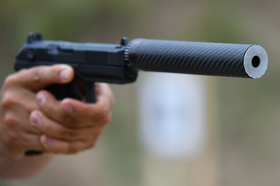 Демонстрация исторического и нового оружия на полигоне АО "ЦНИИточмаш"