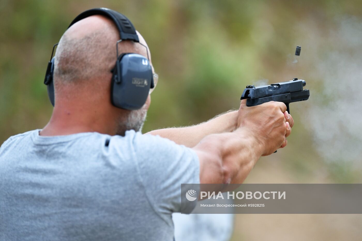 Демонстрация исторического и нового оружия на полигоне АО "ЦНИИточмаш"