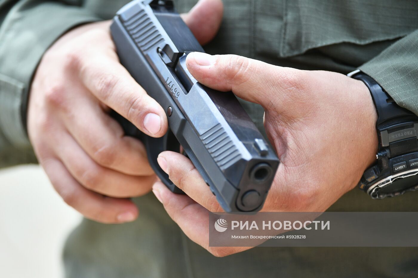 Демонстрация исторического и нового оружия на полигоне АО "ЦНИИточмаш"