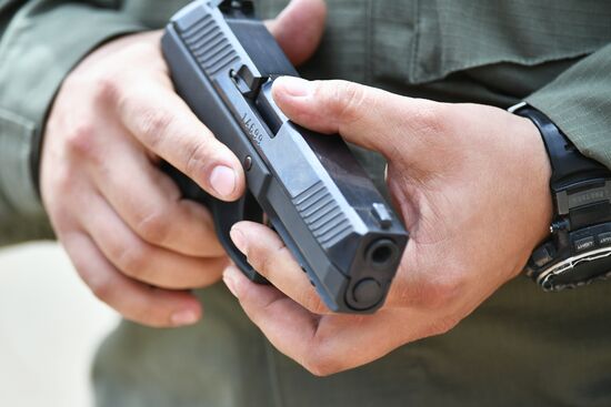 Демонстрация исторического и нового оружия на полигоне АО "ЦНИИточмаш"