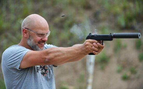 Демонстрация исторического и нового оружия на полигоне АО "ЦНИИточмаш"