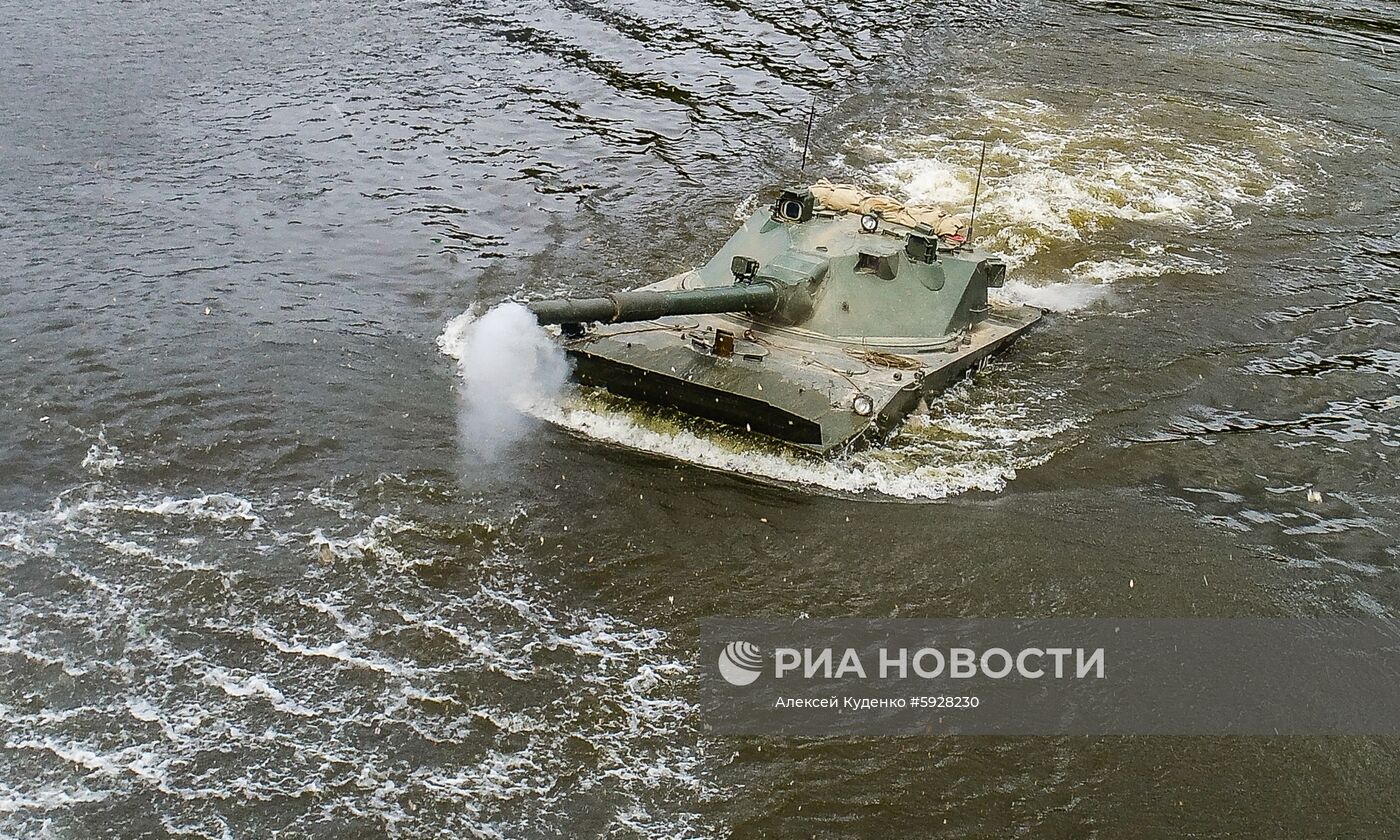 Международный военно-технический форум "Армия-2019". День второй  