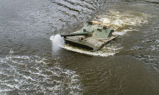 Международный военно-технический форум "Армия-2019". День второй  