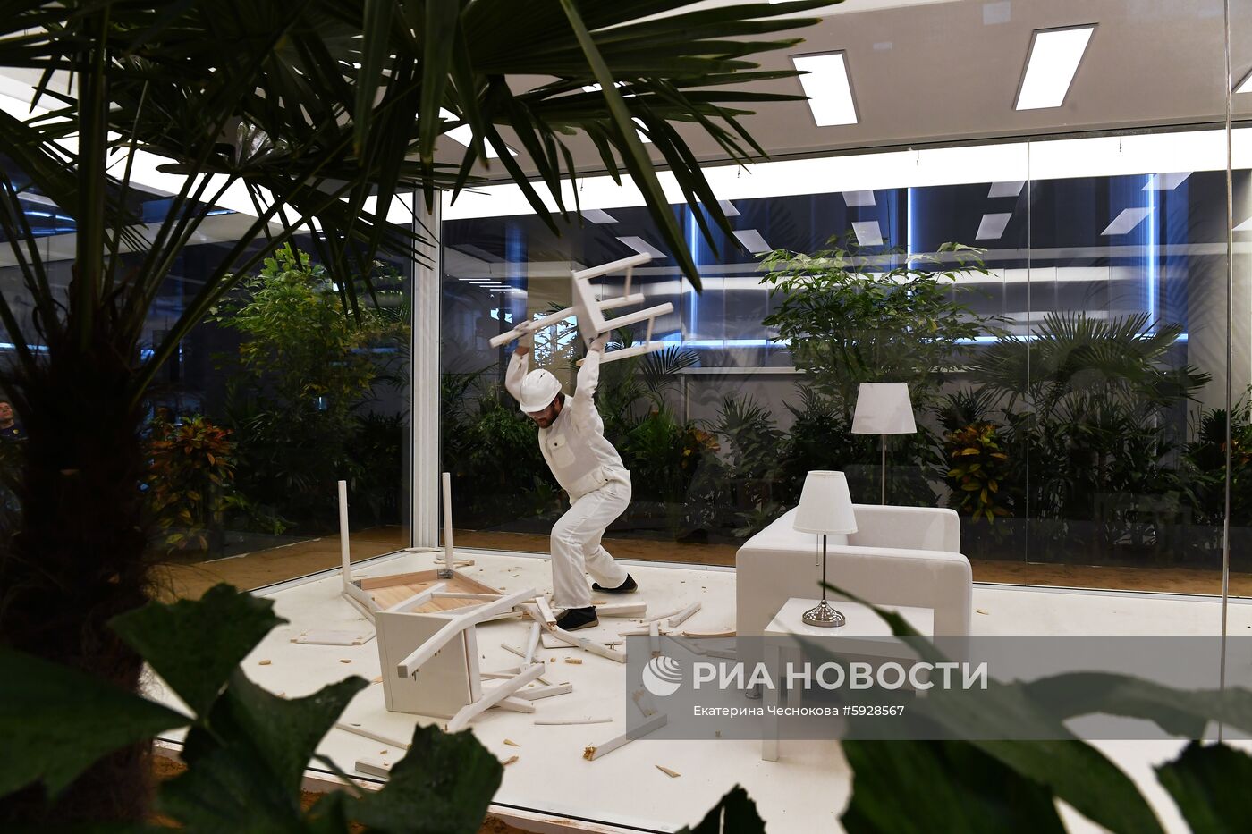 Инсталляции в музее современного искусства Garage