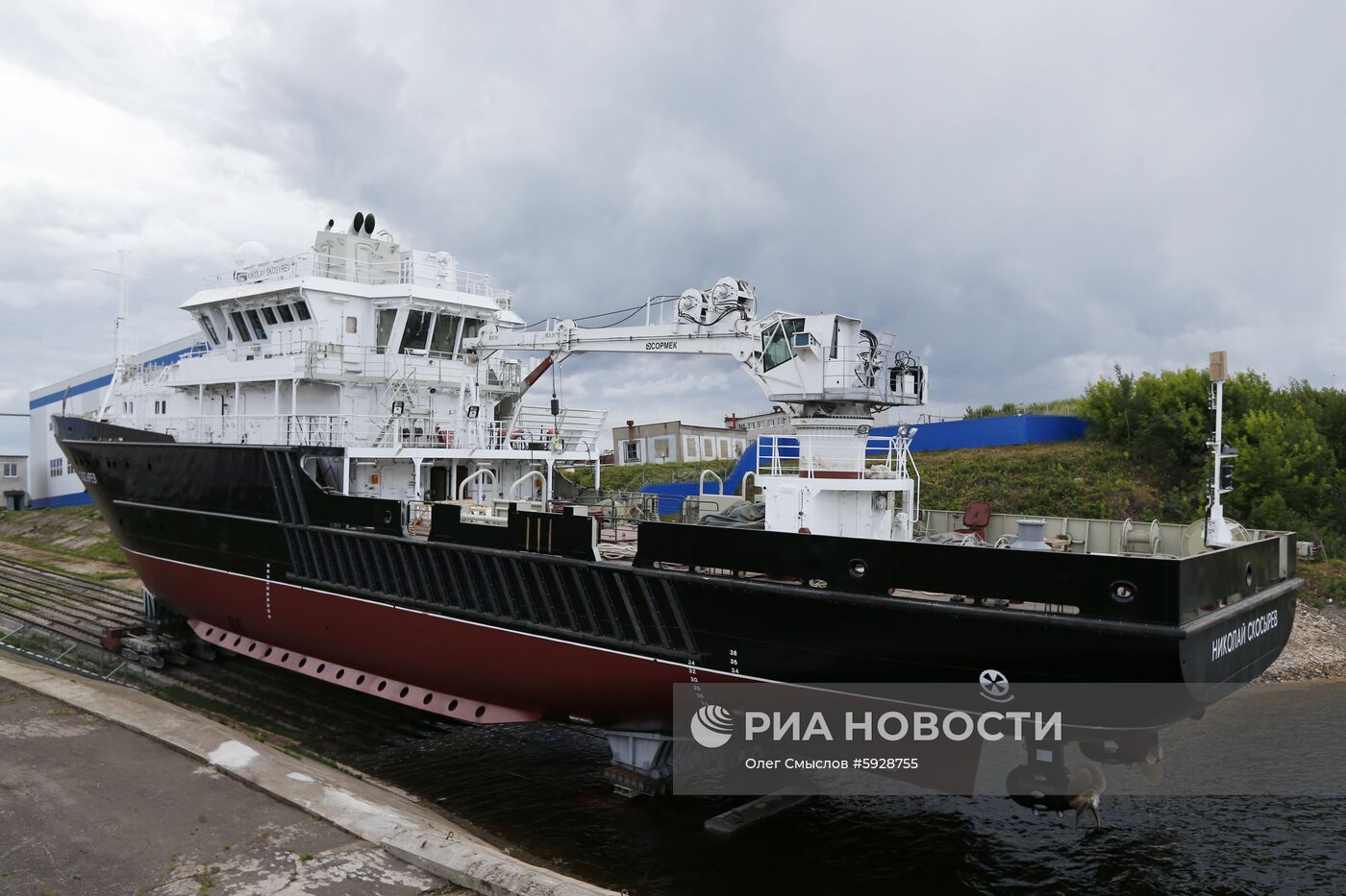 Спуск на воду гидрографического судна "Николай Скосырев"