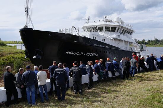 Спуск на воду гидрографического судна "Николай Скосырев"