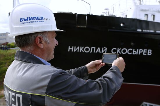 Спуск на воду гидрографического судна "Николай Скосырев"