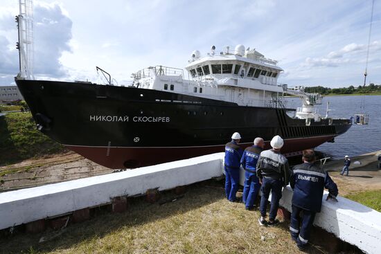 Спуск на воду гидрографического судна "Николай Скосырев"