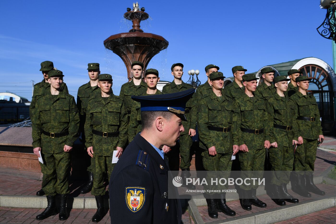 Отправка призывников на службу в Президентский полк