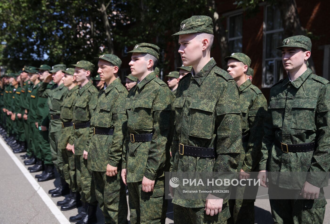 Отправка призывников на службу в Президентский полк