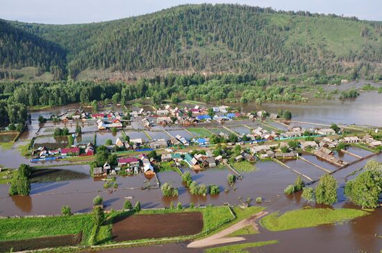 Режим ЧС ввели в Иркутской области из-за сложной паводковой ситуации