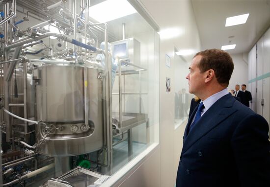 Премьер-министр РФ Д. Медведев посетил Московский эндокринный завод