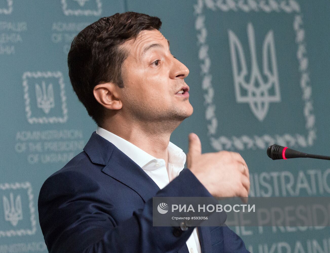 Брифинг В. Зеленского в Киеве