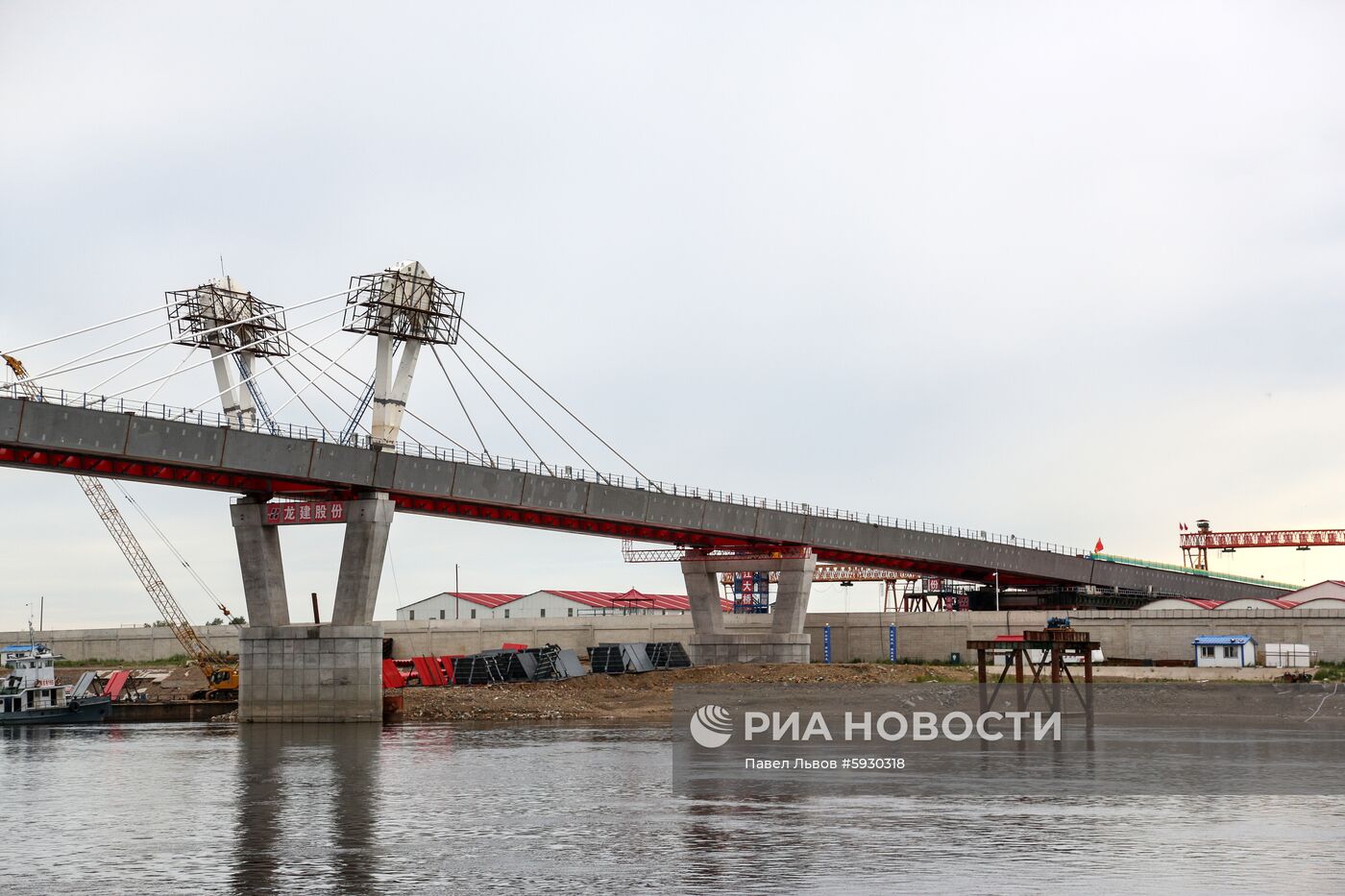 Автомобильный мост Благовещенск - Хэйхэ через реку Амур