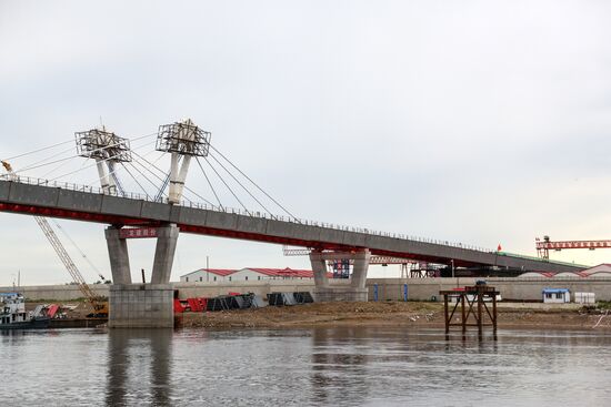 Автомобильный мост Благовещенск - Хэйхэ через реку Амур