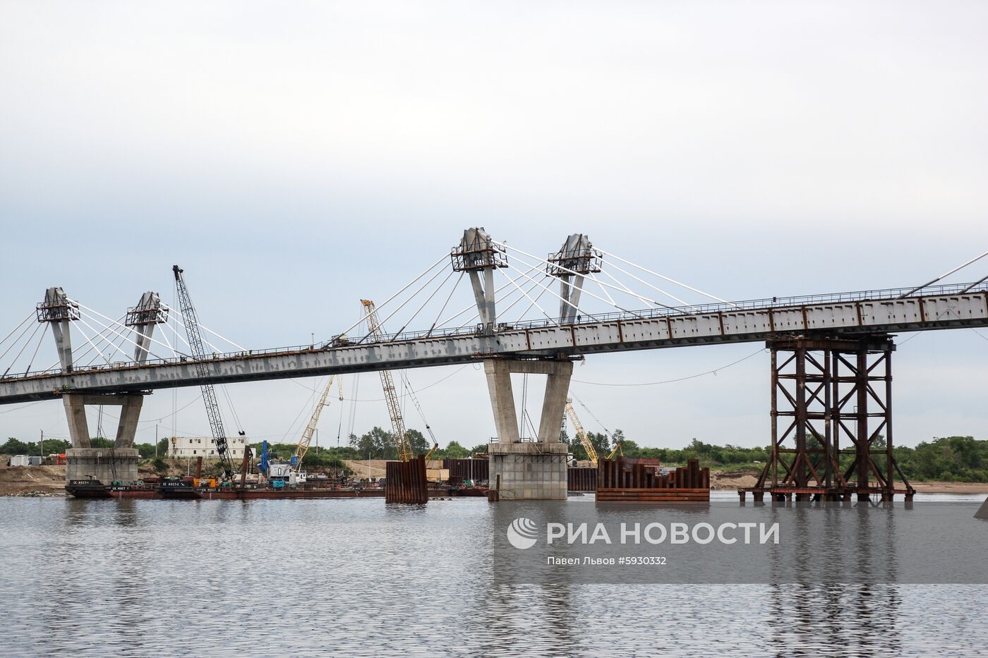 Автомобильный мост Благовещенск - Хэйхэ через реку Амур